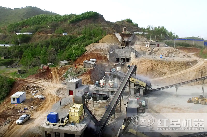 用戶石料生產(chǎn)現(xiàn)場，投資200萬輕松選擇多種型號設備